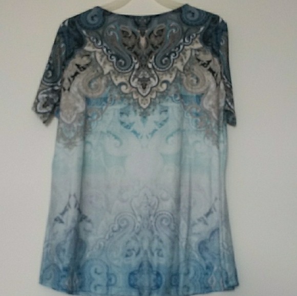 Elegant Blue and Cream Coloured Woman's Top - Picture 4 of 5